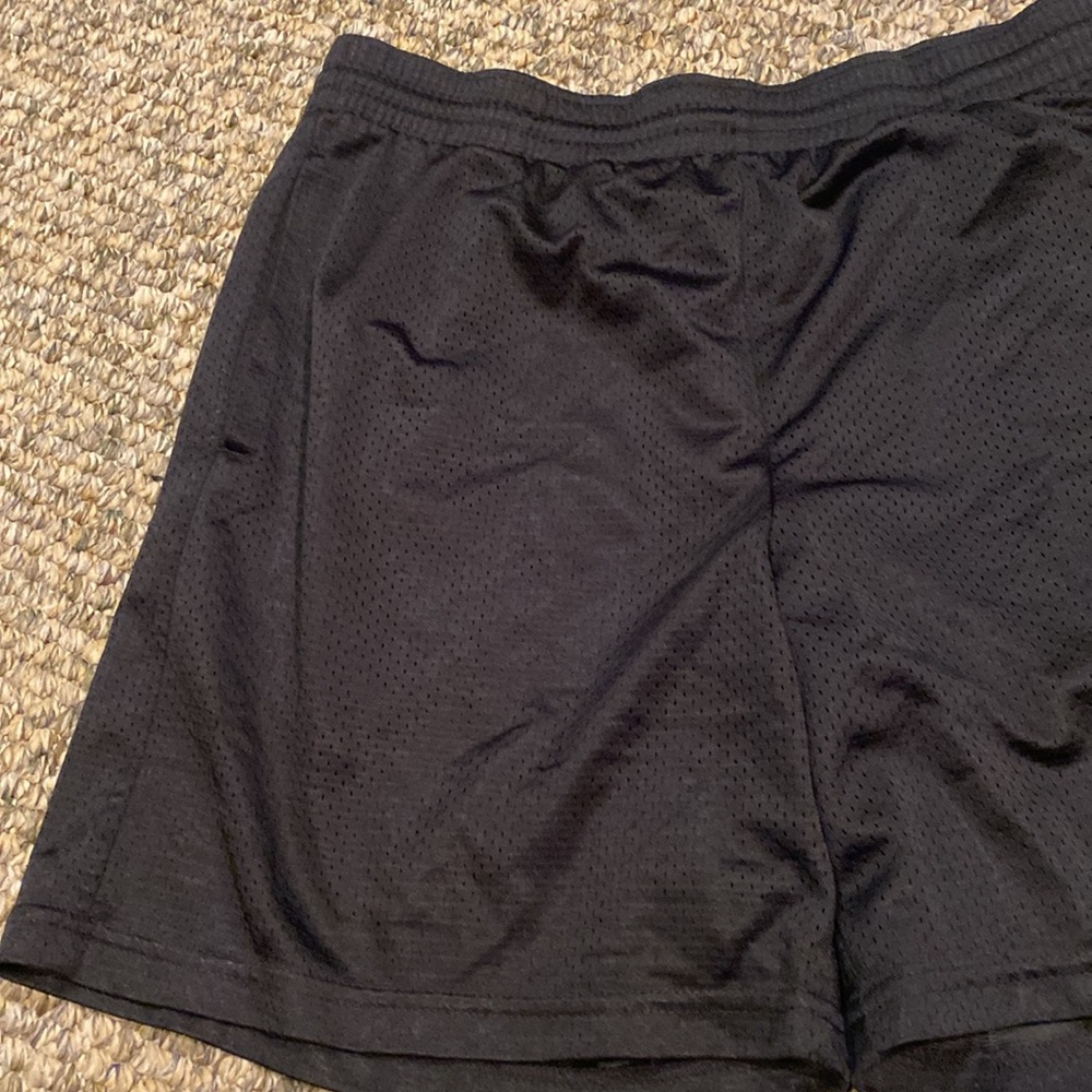 Young men’s gym shorts - Picture 3 of 5